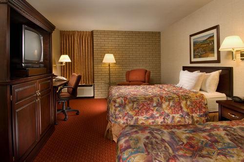 Pear Tree Inn Mcallen Ruang foto